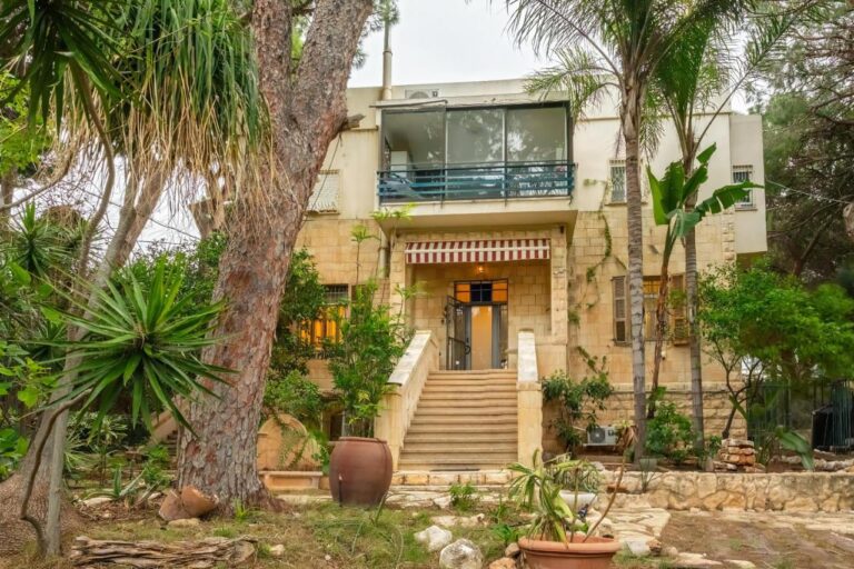 Historic Modern Home with Garden