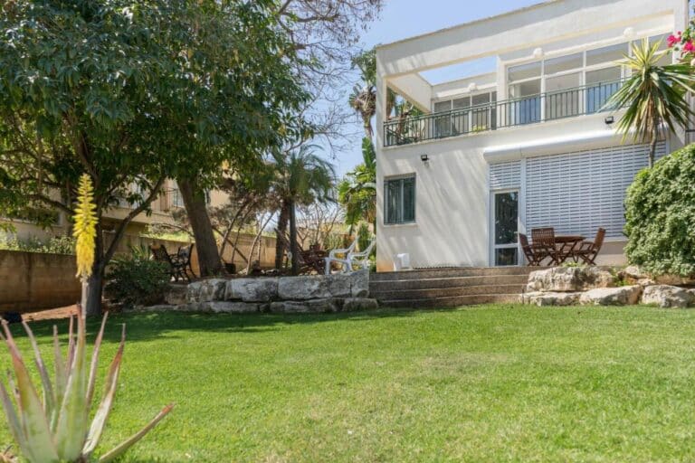 Sharona and Gabi's Place