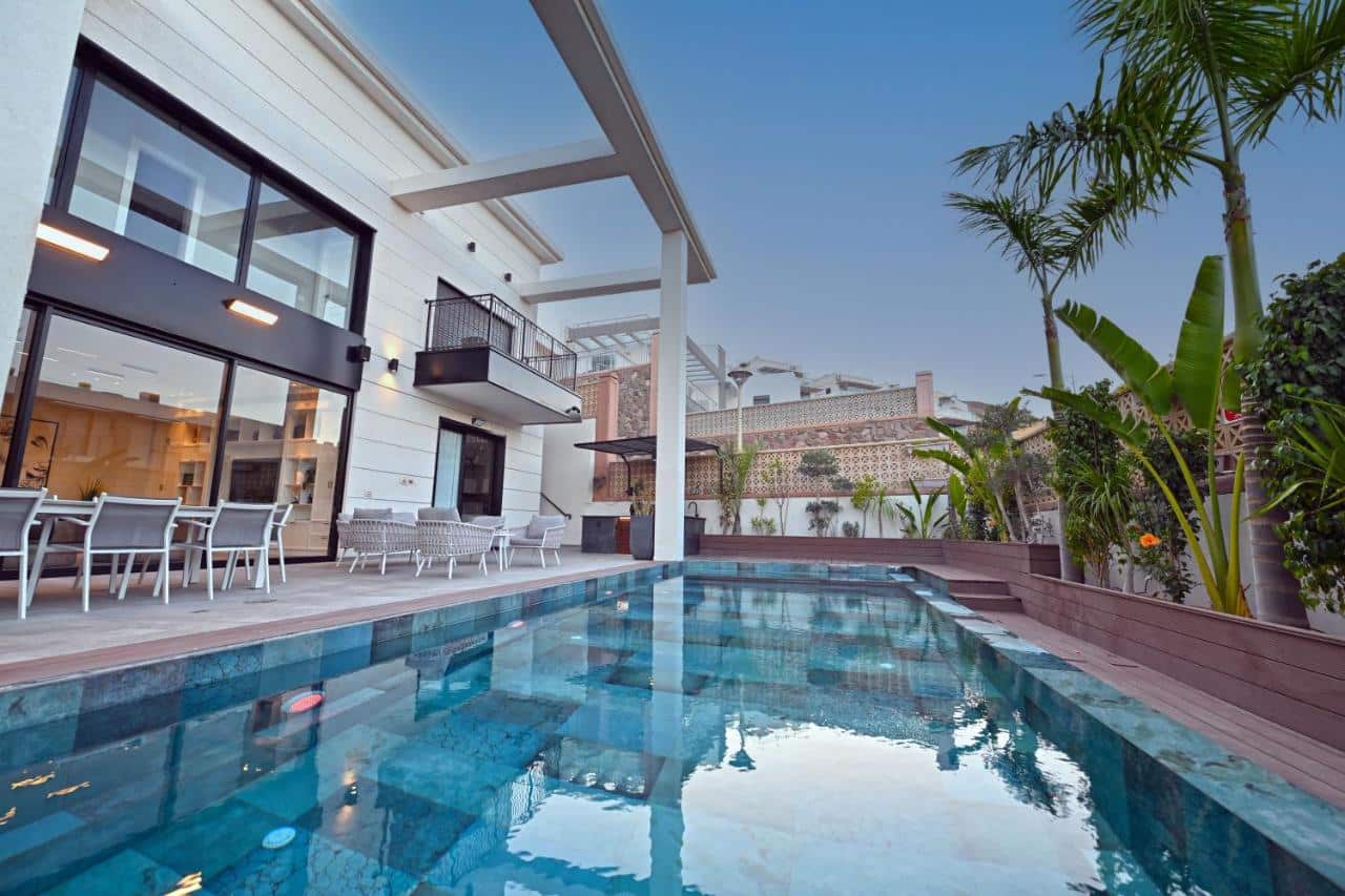 Villa Six